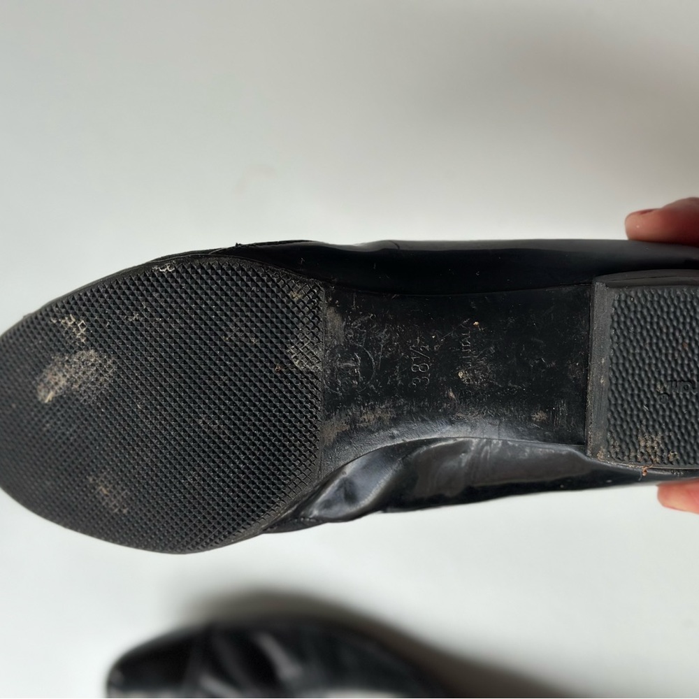 Chanel Size 38.5 (fits US size 7) black patent and leather flats - Picture 5 of 7